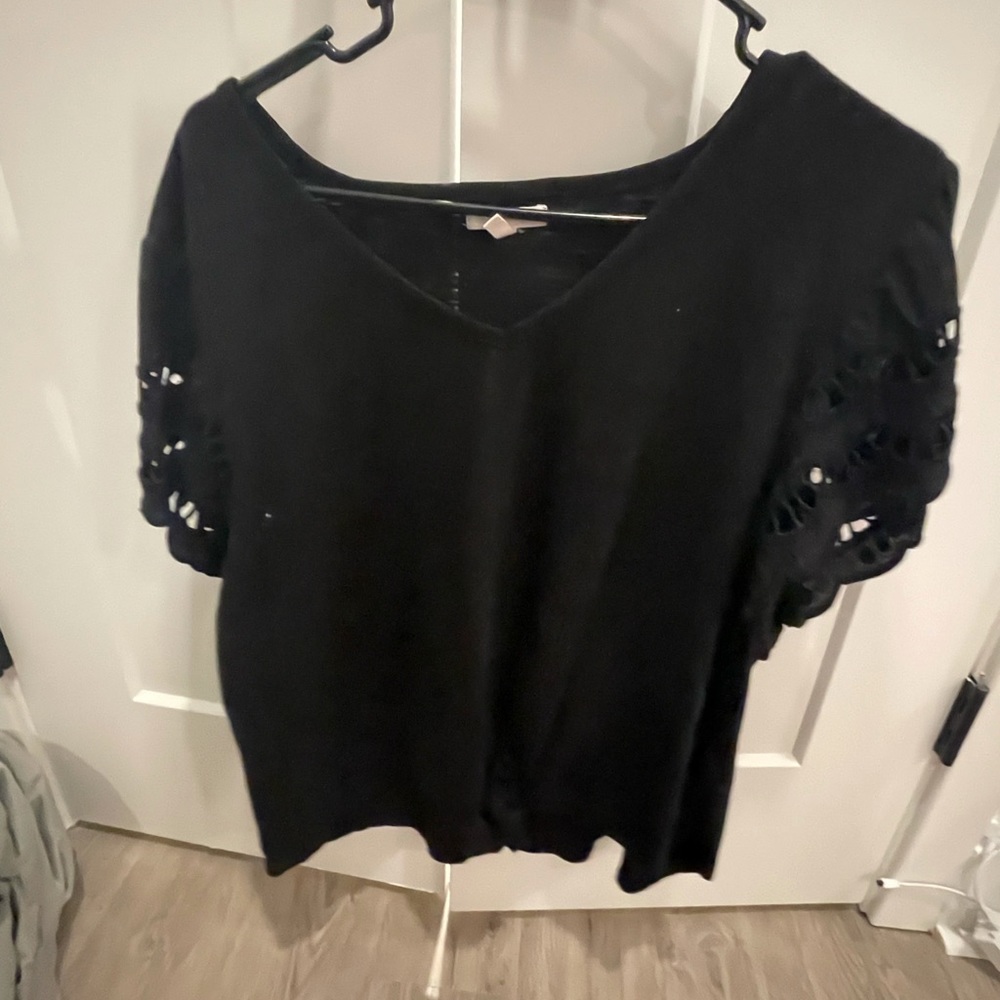 1 x maurices black v neck top
